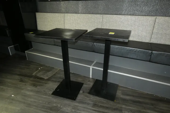2x Stehtisch Maße in cm je ca. 60 x 60
